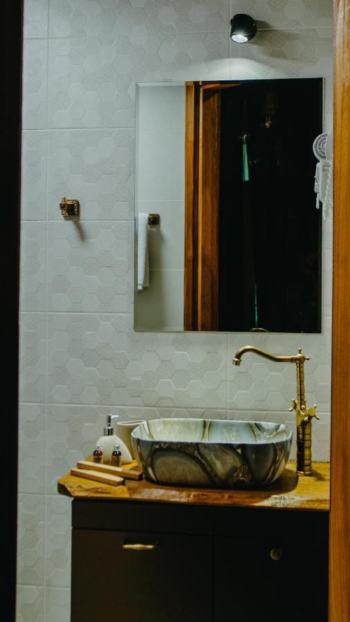 Wanderholic Hotell Telavi Exteriör bild