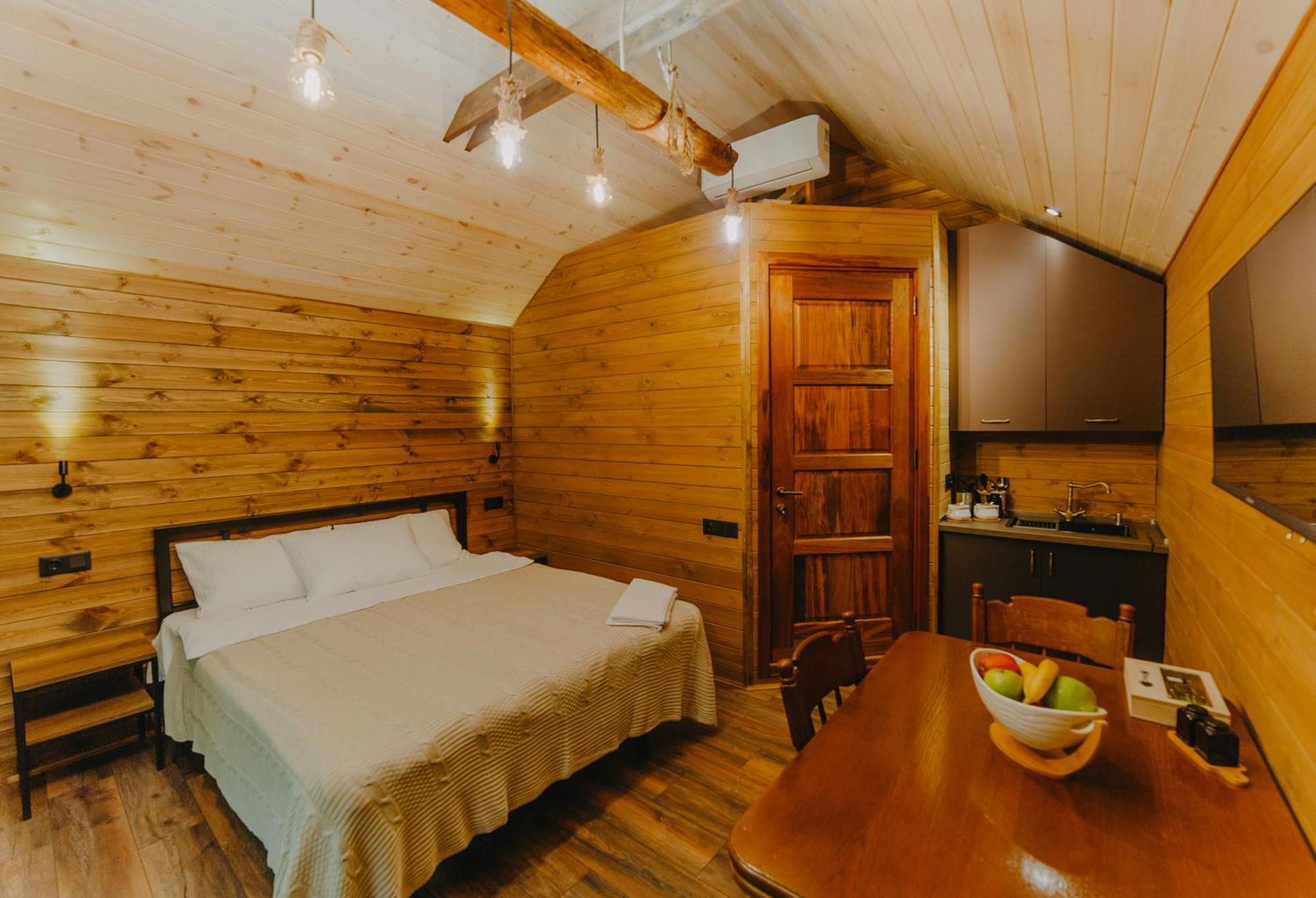 Wanderholic Hotell Telavi Exteriör bild