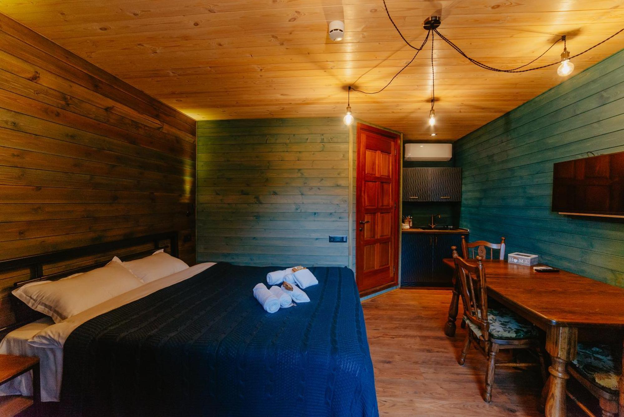Wanderholic Hotell Telavi Exteriör bild