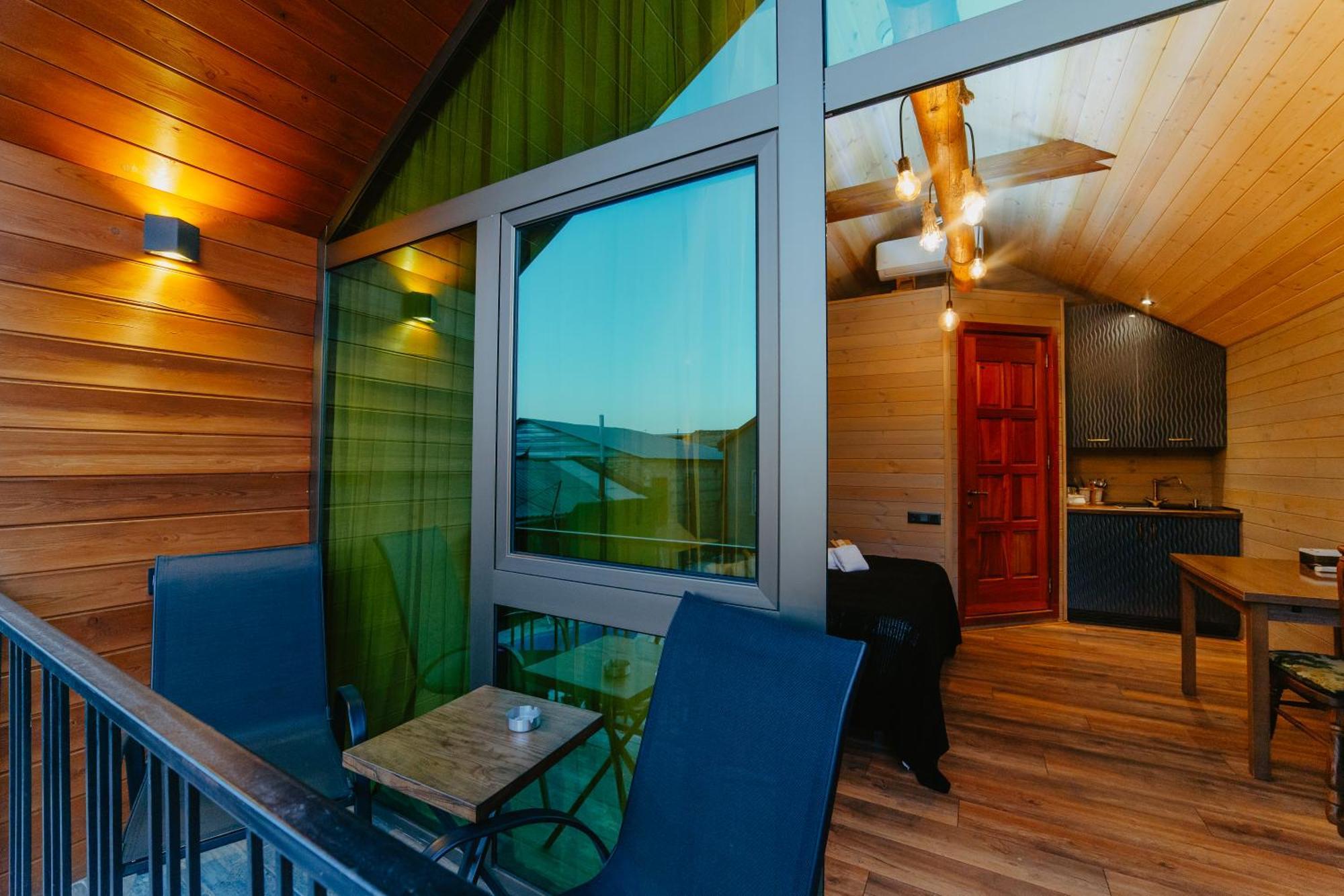 Wanderholic Hotell Telavi Exteriör bild