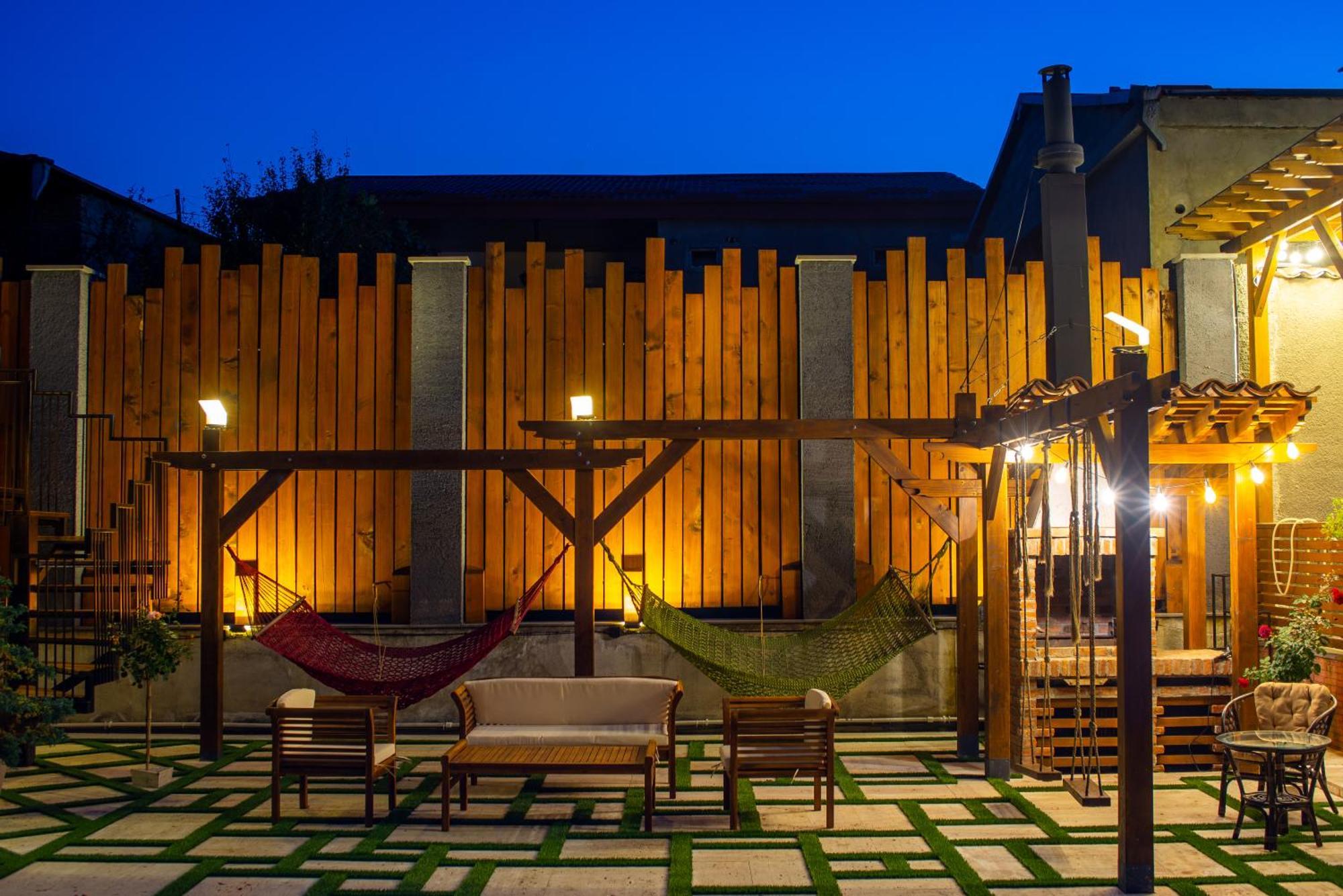 Wanderholic Hotell Telavi Exteriör bild