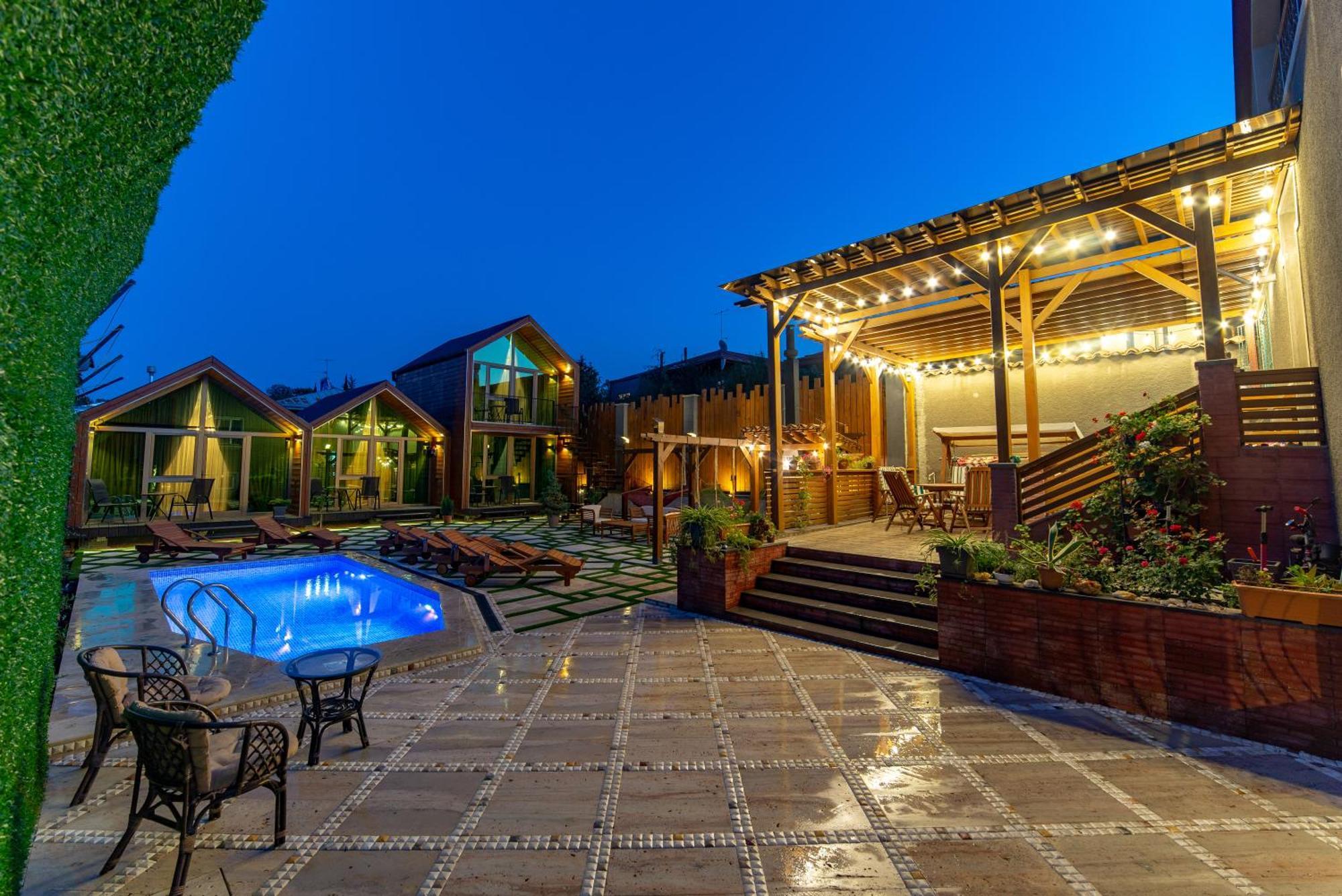 Wanderholic Hotell Telavi Exteriör bild