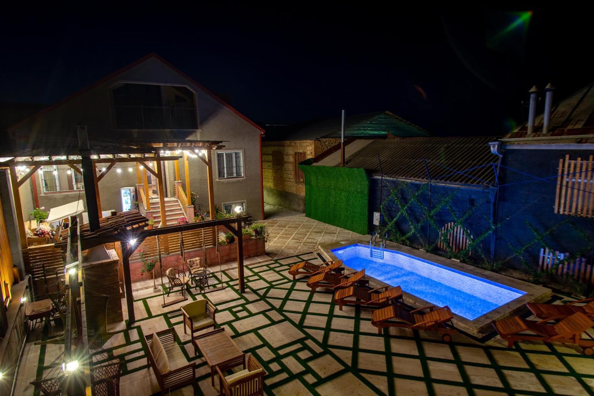 Wanderholic Hotell Telavi Exteriör bild