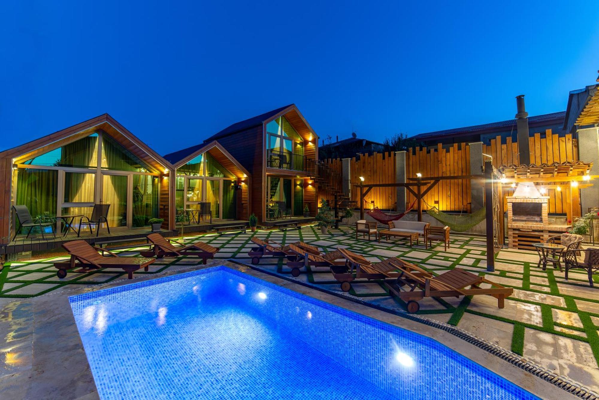 Wanderholic Hotell Telavi Exteriör bild